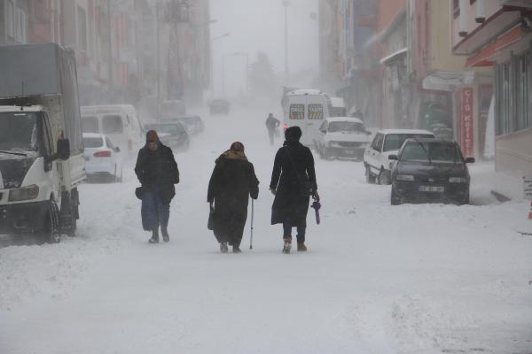 Ordu’nun Akkuş İlçesi'nde okullara kar tatili