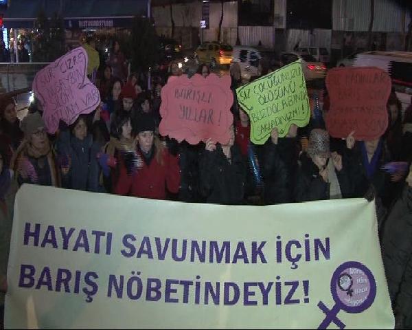 Kadınlar barış için eylem yaptı