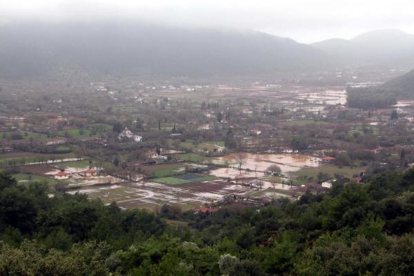 Şiddetli yağış Kayaköy'ü göle çevirdi