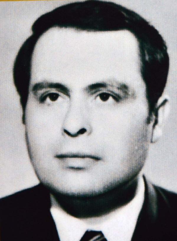 Eski bakan Önol Şakar yaşamını yitirdi