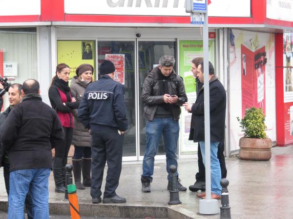 Taraf Gazetesi'nin de içinde bulunduğu bina boşaltılıyor