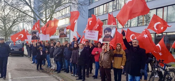 Türk'ü öldüren polis protesto edildi