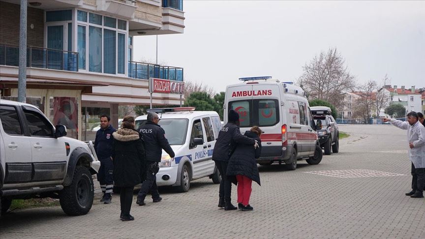 Köpeğini döven babasını öldürdü