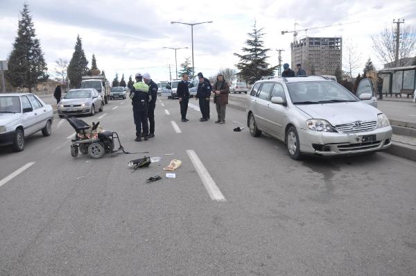 Otomobil, engeli aracına çarptı: 1 yaralı