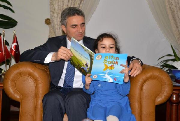 Sevgi Evleri'nde kalan çocuklar hikaye kitabı yazdı