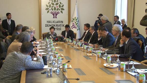 HDP'yi ziyaret eden Barış Grubu'ndan Oya Baydar: Türkiye'nin hızla Suriyeleşmeye gittiğini düşünüyorum