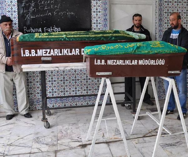 Yangında ölen 2 kardeş, gözyaşlarıyla toprağa verildi