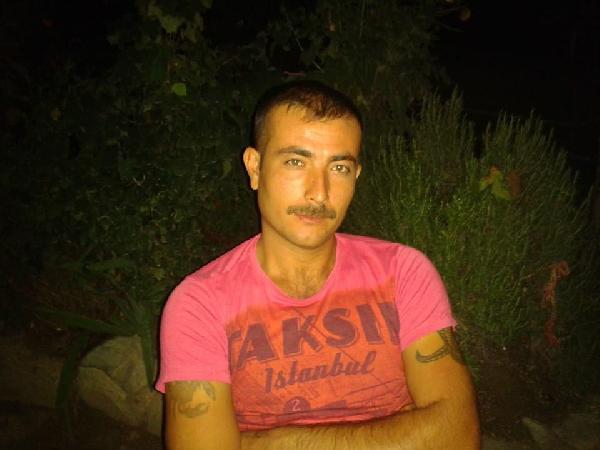 Arkadaşının evinde silahlı kavgada öldü