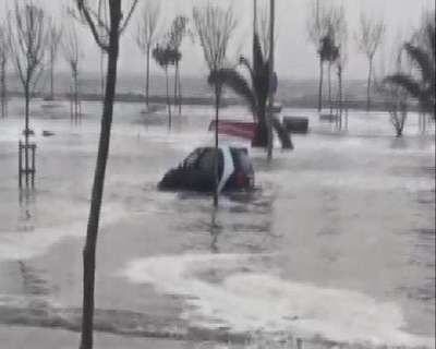 Deniz, Kadıköy-Pendik arasında sahıl yolunu yuttu