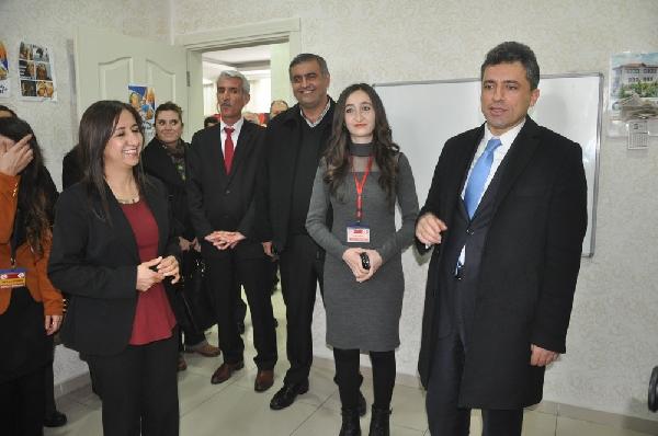 Yüksekova'da kurslarını tamamlayan 80 kadın sertifikasını aldı