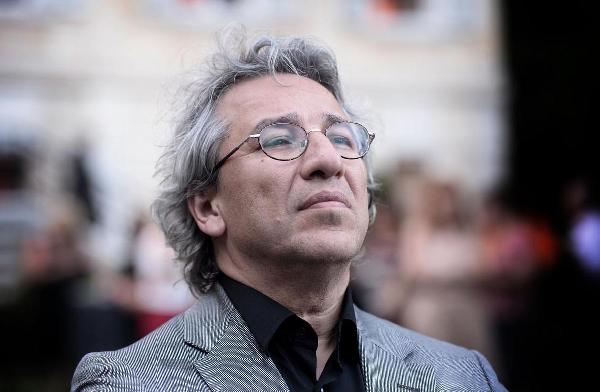 Can Dündar'a Basın Özgürlüğü Ödülü Silivri'de verilecek