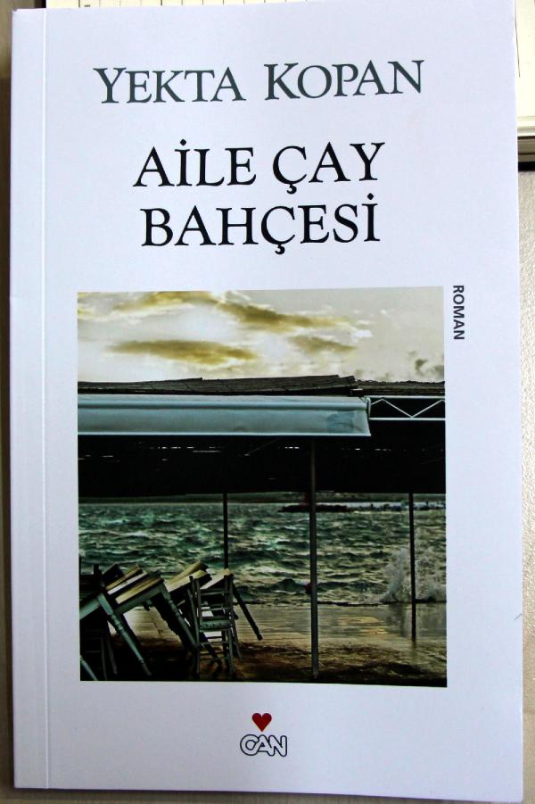 Liselilere, cinsel içerikli kitap dağıtılmasına soruşturma