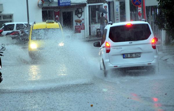 Bodrum'da rüzgar ve yağmur etkili oldu