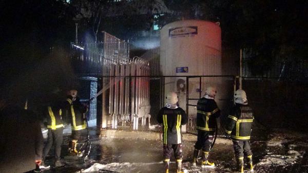 Şanlıurfa'da doğum hastanesinin bahçesinde patlama (2)