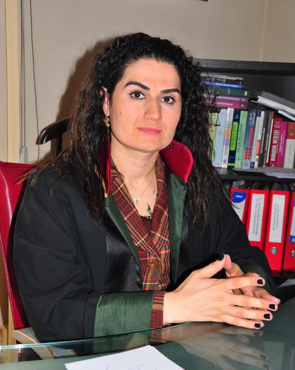 Şiddet gören kadınları onlar savunuyor