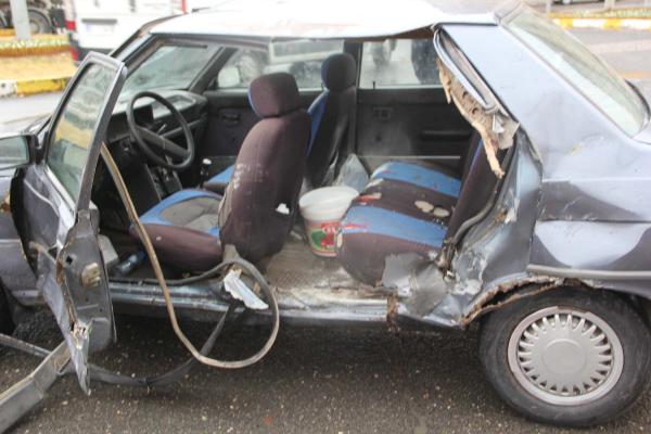 Adıyaman'da otomobiller çarpıştı: 2 yaralı