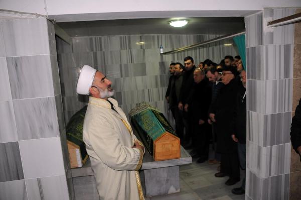 Kazada ölen öğretmen, Yalova'da toprağa verildi