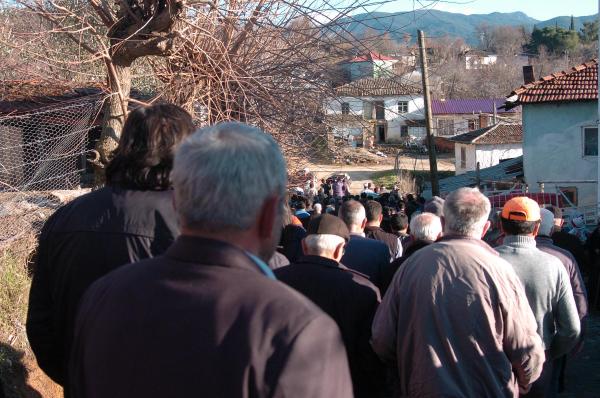 Mültecileri taşıyan otobüsle otomobil çarpıştı: 4 ölü, 30 yaralı (3)