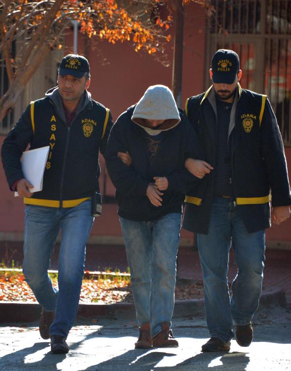 Polisin takip ettiği yankesici cüzdan çalınca yakalandı