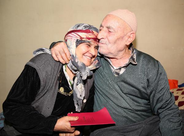 İkinci baharında evlenen çifte belediyeden kaplıca tatili