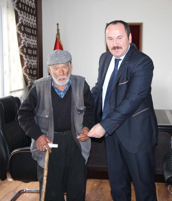 80 yaşında nüfusa kaydı yapıldı