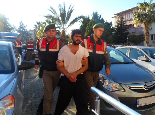 Hırsızlık için girdiği evdeki kıza cinsel istismarda bulundu