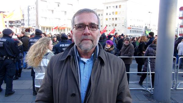 Köln'de yılbaşında yaşanan cinsel taciz olayları sokakları da hareketlendirdi