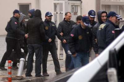 Dinleme soruşturmasında tutuklanan 2 polis müdürü serbest