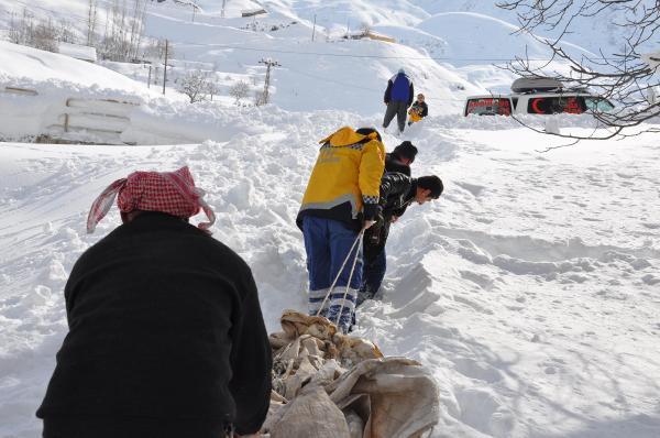 Hakkari'de brandayla ambulansa taşınan vatandaş öldü