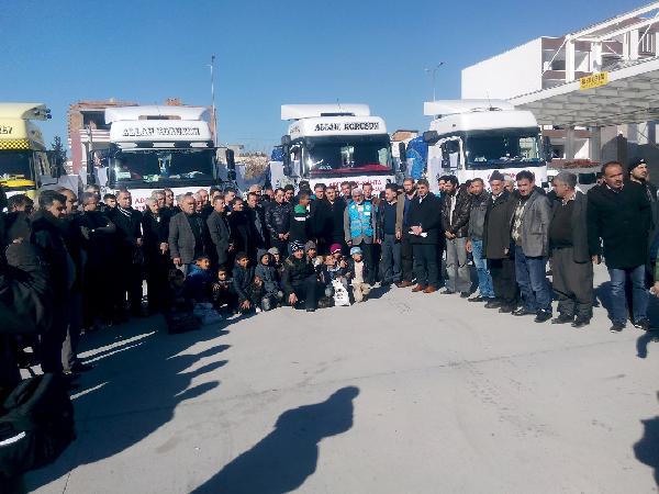 Kahta'dan Suriye'ye 4 TIR un gönderildi