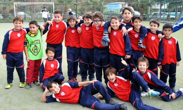 Futbolcu çocukların rakibi velileri oldu