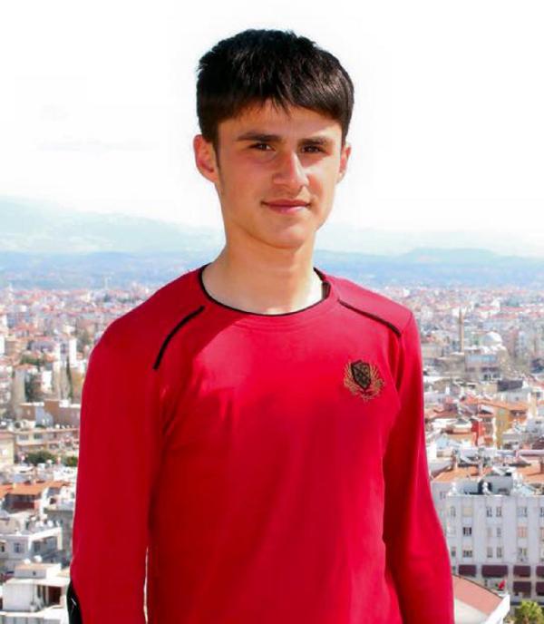 Yarışan 3 motosiklet çarpıştı: 1 ölü, 2 yaralı