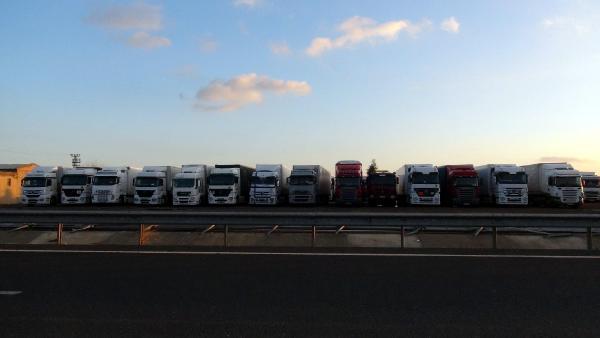 Irak yolunda 30 kilometrelik araç kuyruğu