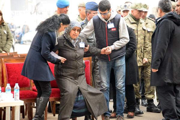 Şehit polis memleketine uğurlandı