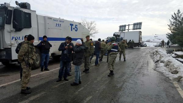 Şırnak'a gitmek isteyen 100 araçlık konvoya izin verilmedi