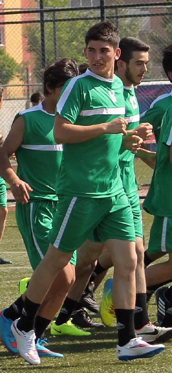 Amatör futbolcu, kahvaltı yaparken öldü