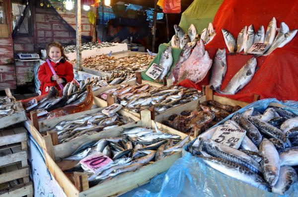 Zonguldak'ta kötü hava koşulları balık fiyatlarını vurdu
