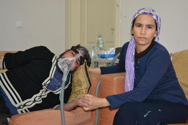 Borç yüzünden evinin elektriği kesilen KOAH hastası zor durumda