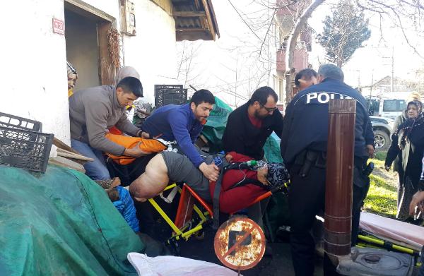 Sobadan zehirlenen kadını komşuları kurtardı