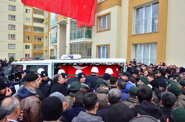 Şehit polis memleketine uğurlandı (2)