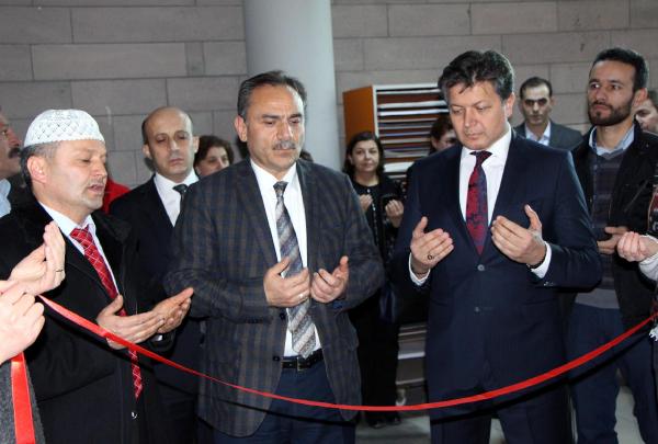 Kızılay'dan üniversitelilere kıyafet desteği