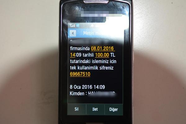 Ev kadını dosya masrafını ödeme yalanıyla dolandırıldı