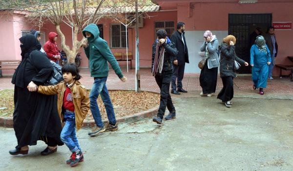 Yabancıları Suriye'deki IŞİD'e götüren 8 Türk adliyeye sevk edildi