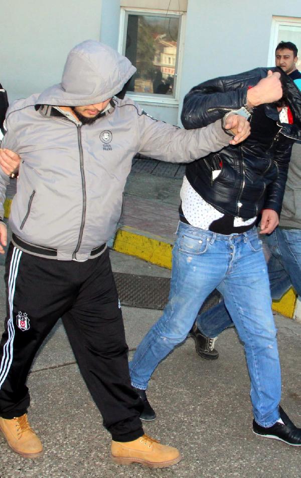 İngiltere'den gelip, dolandırıcıları yakalattı