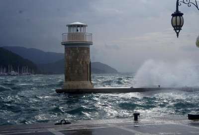 Marmaris'te fırtına etkili oluyor