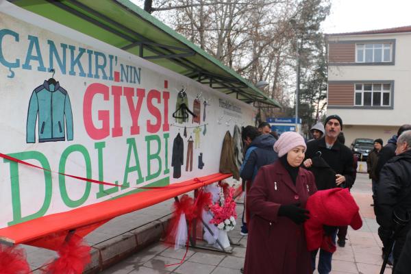 Çankırı'da ihtiyaç sahipleri için 'Giysi Dolabı' uygulaması