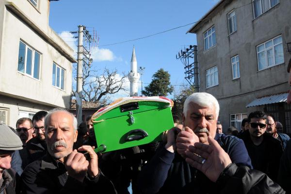 Akıl almaz kazada ölen fizyoterapist Hülya, karnında bebeğiyle toprağa verildi