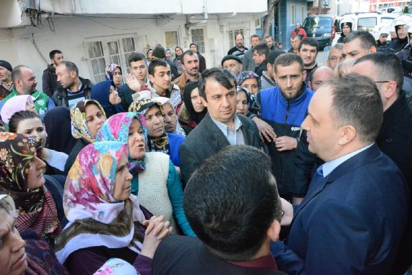 Eylemci kadından Emniyet Müdürü'ne: Seni çatıdan atarım