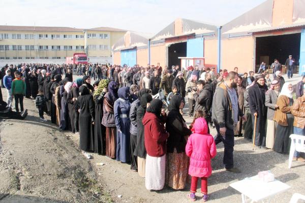 Şanlıurfa'daki Suriyeliler'e yardım