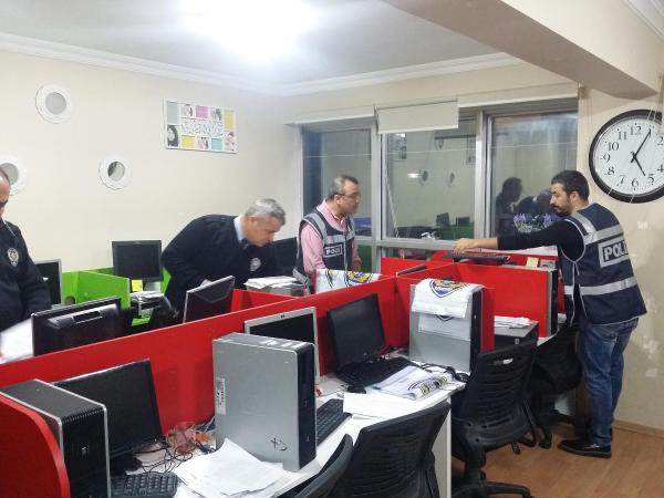 İzmir'de telefon dolandırıcılığından 110 kişi gözaltında (2)